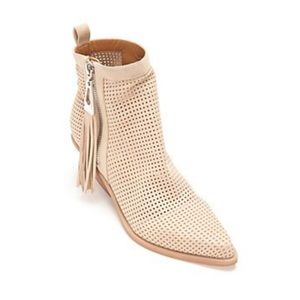 Guess Talzay Perforated Bootie (8.5)